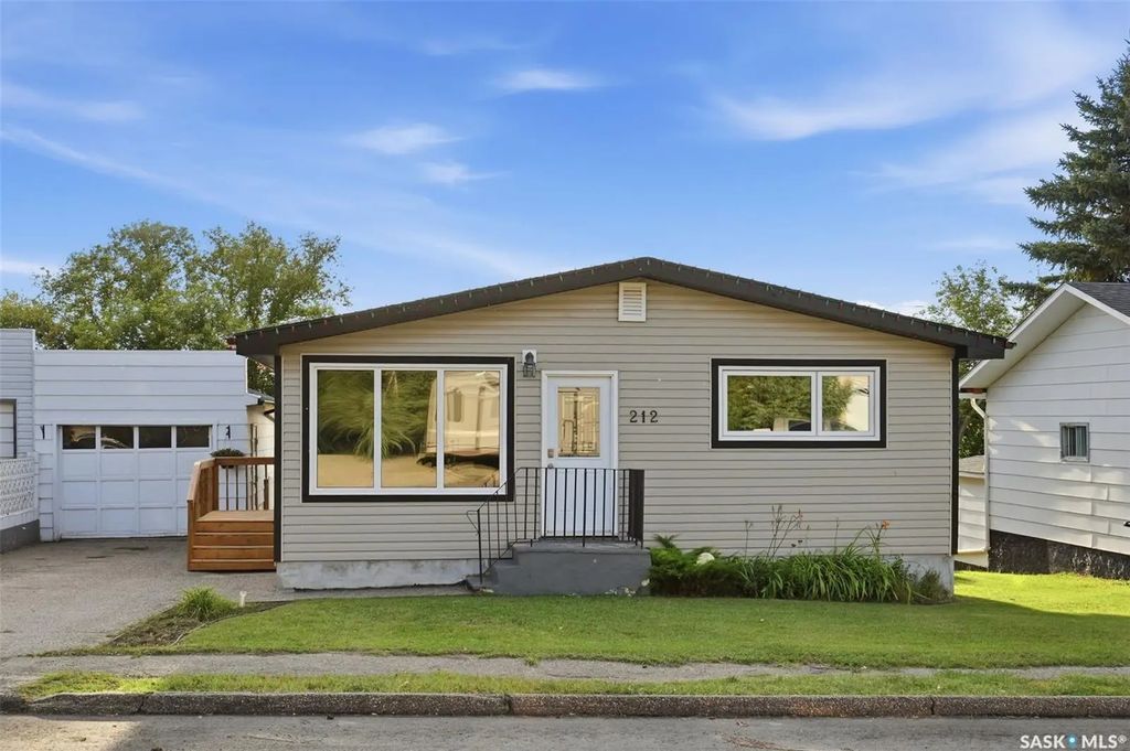 212 3rd Street W, Delisle