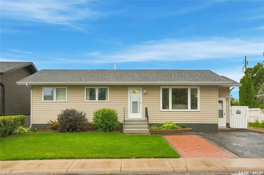 226 Dickey Cres, Saskatoon