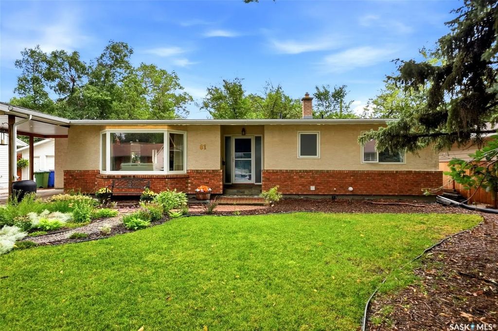 81 Dolphin Bay, Regina