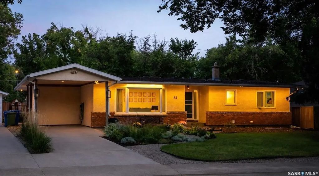 81 Dolphin Bay, Regina
