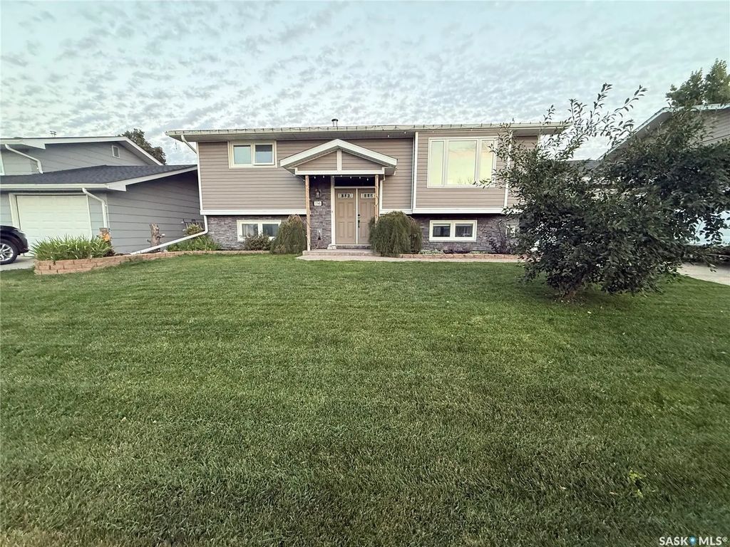 1348 Princess Cres, Moose Jaw
