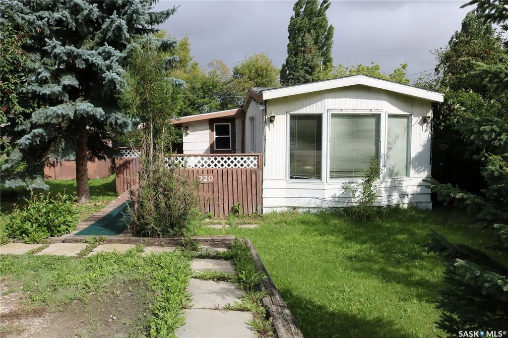 220 Wright Road, Moosomin