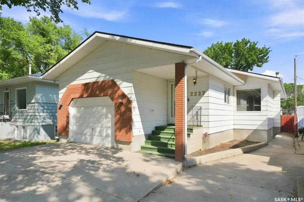 2227 Herman Avenue, Saskatoon