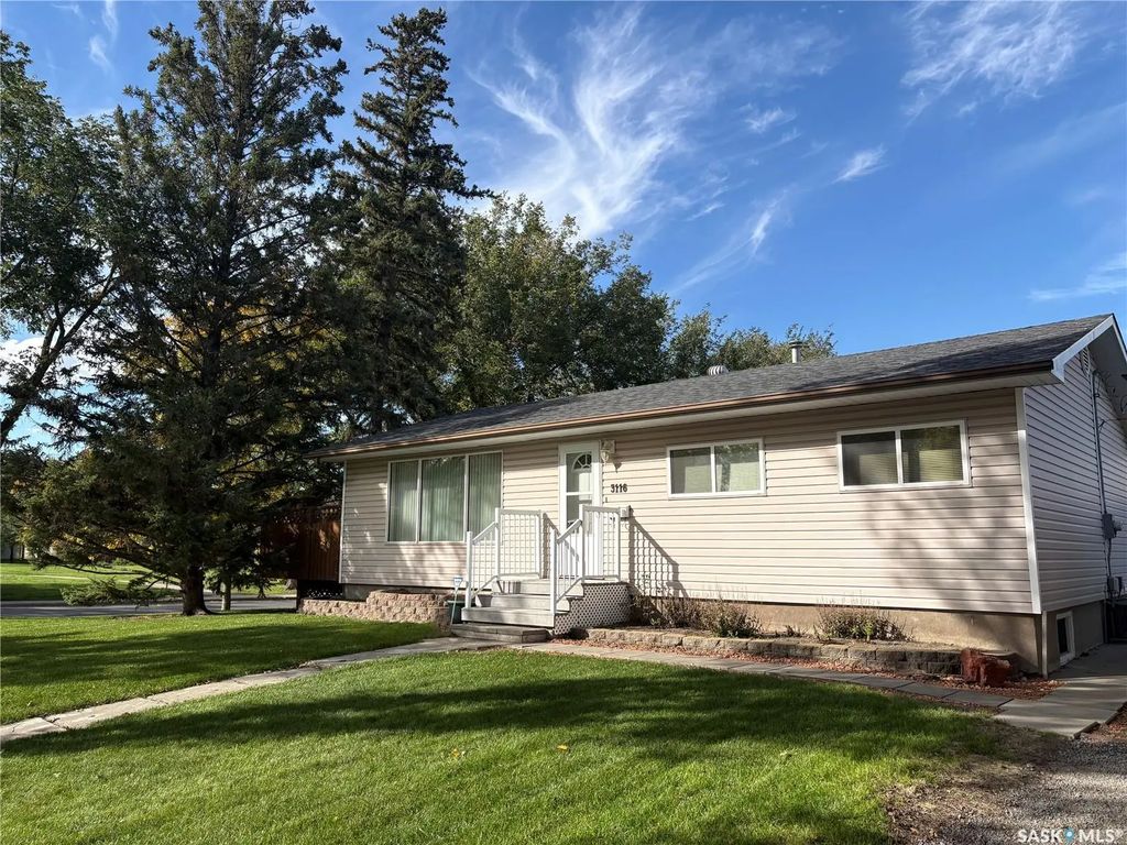 3116 3rd Avenue N, Regina
