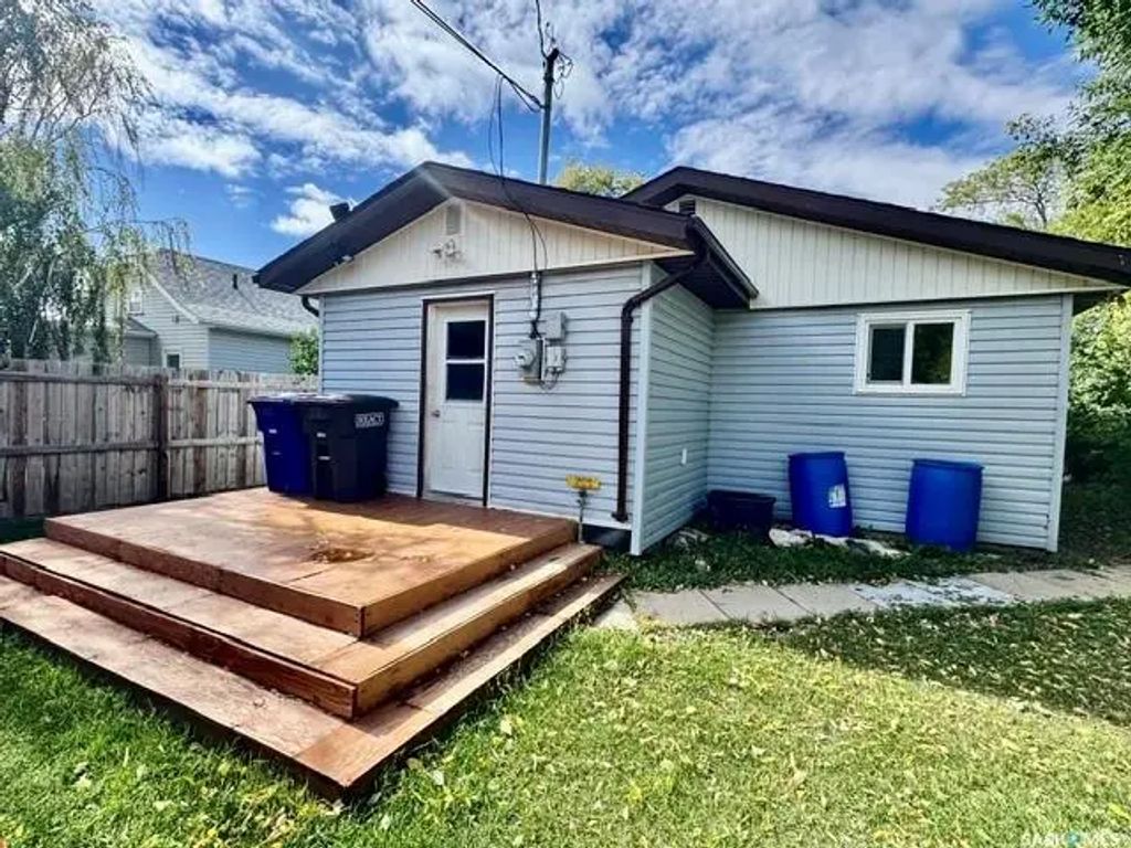 102 1st Street Sw, Watson