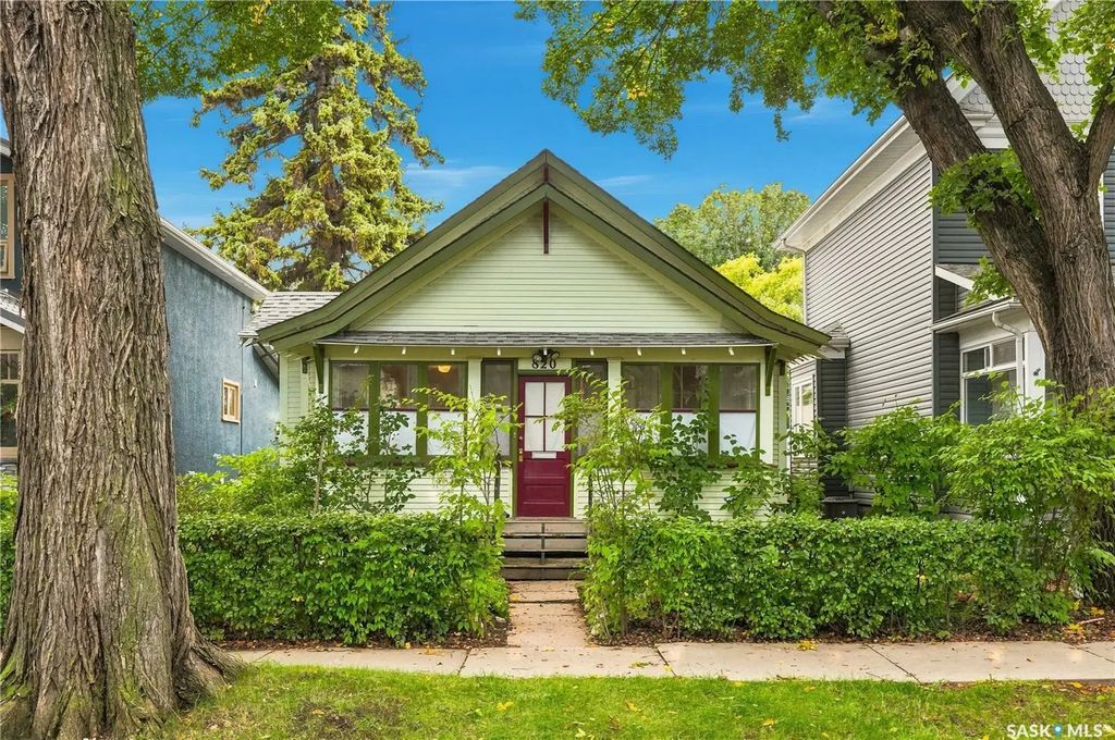 820 13th Street E, Saskatoon