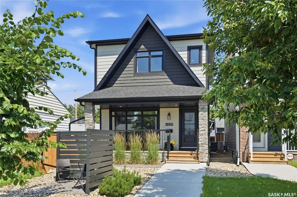 1039 4th Street E, Saskatoon