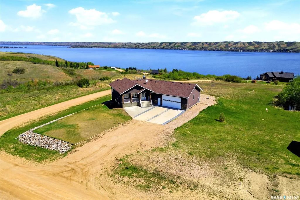 701 Saskatoon Drive, Katepwa Beach