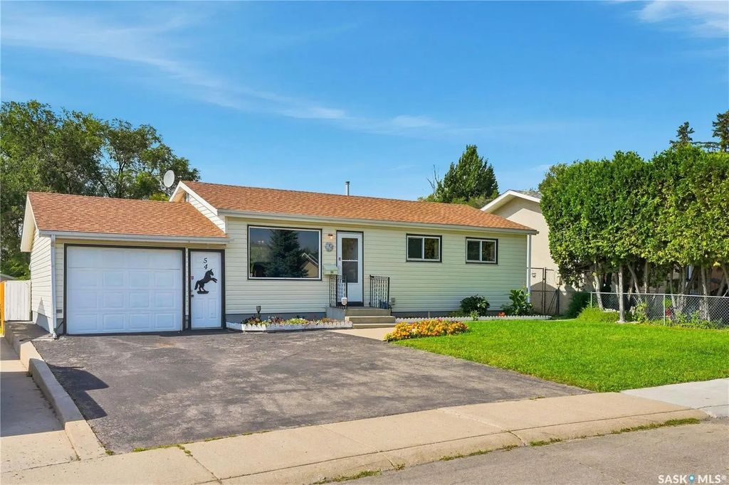 54 Klaehn Cres, Saskatoon
