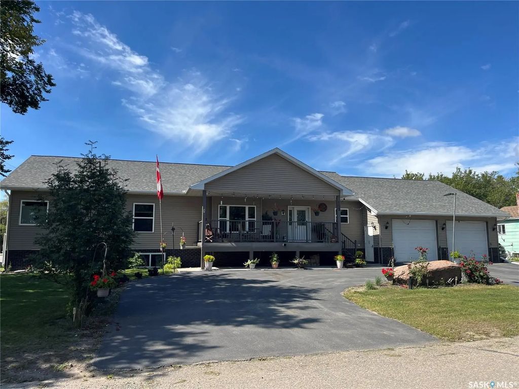 105 Jim Headington Way, Wadena