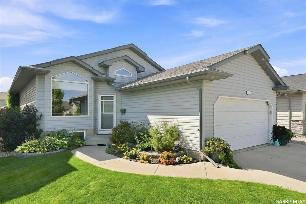 122 Overholt Cres, Saskatoon