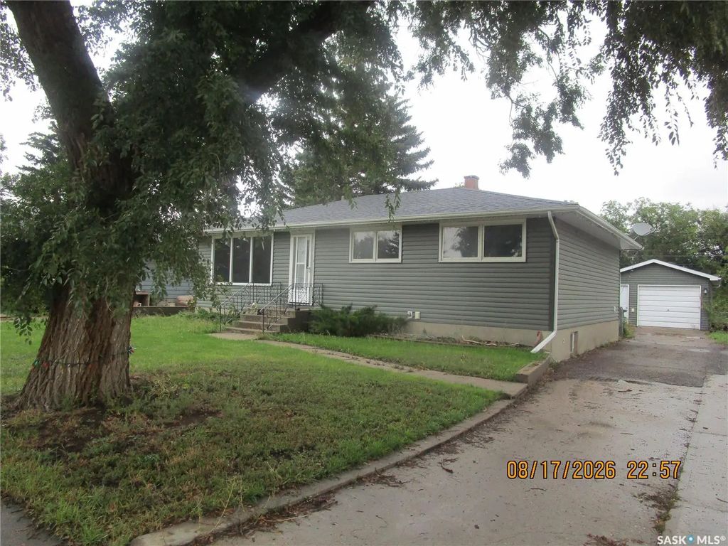 112 Wood Cres, Assiniboia