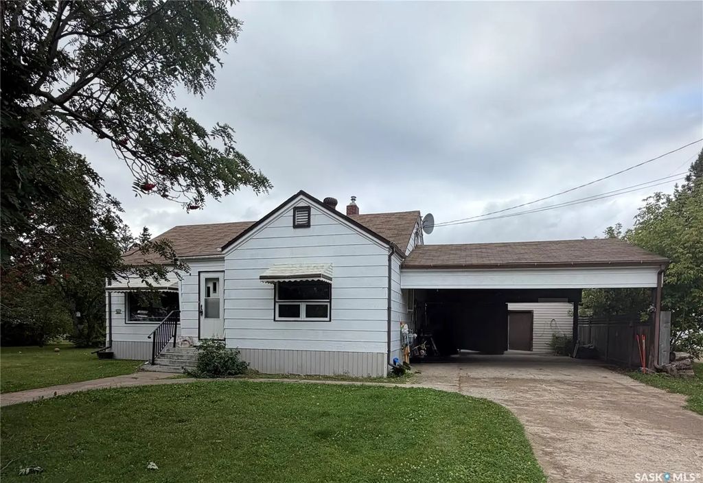 346 Walnut Street, Porcupine Plain