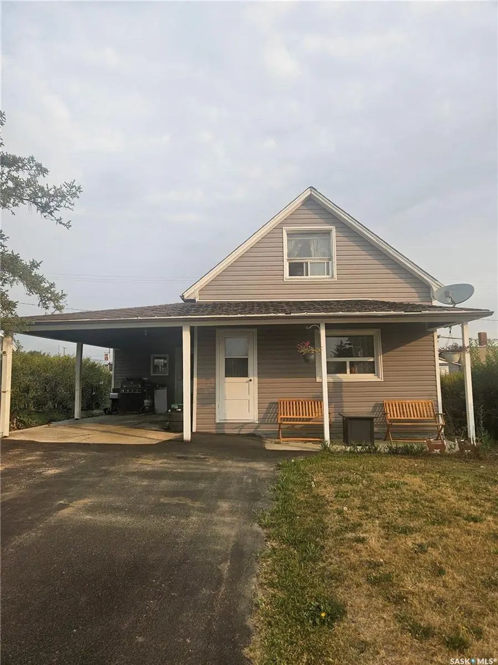 107 2nd Street S, Cabri
