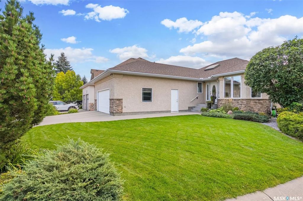 123 Horlick Cres, Saskatoon