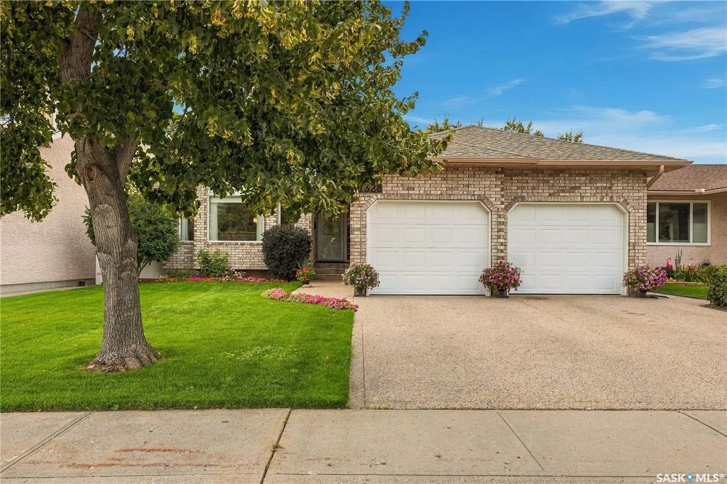 1328 Harrison Way N, Regina