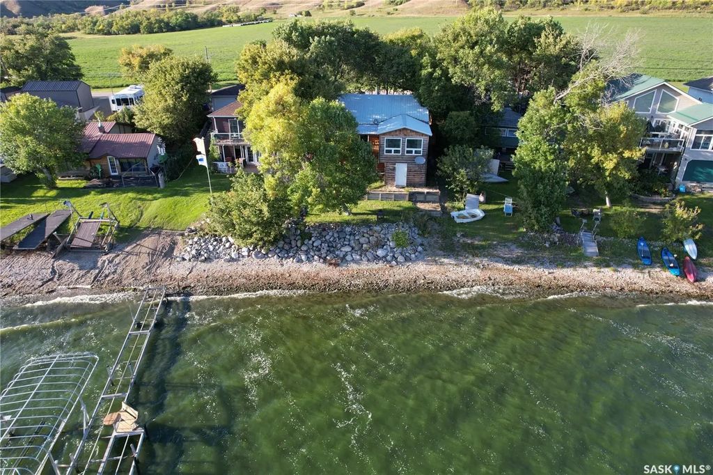 115 Currie Avenue, Round Lake