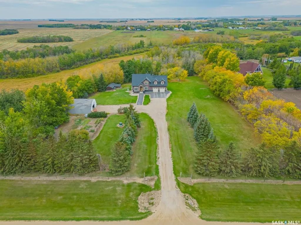 4.25 Acre Gruenthal Private Estate, Rosthern Rm No. 403