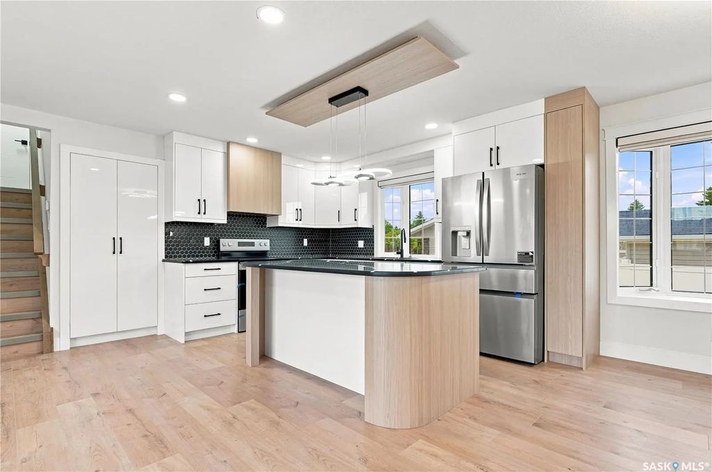 702 Mckercher Drive, Saskatoon