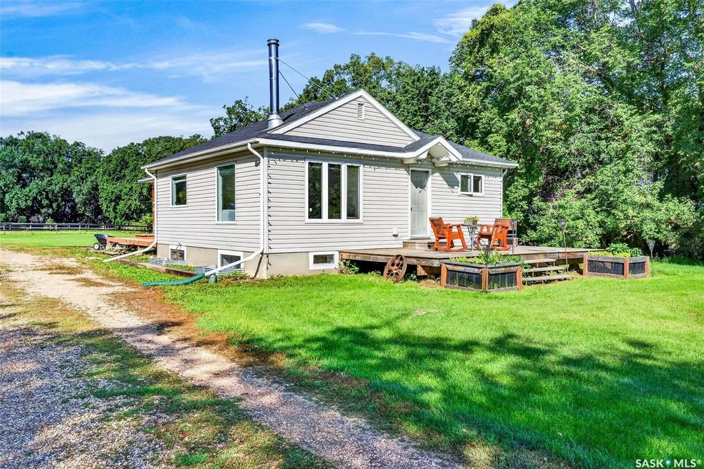 Meadows Acreage, St. Louis RM No. 431