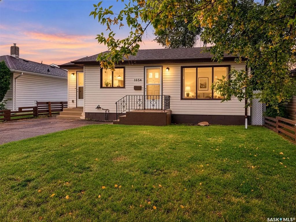 1054 Vaughan Street W, Moose Jaw