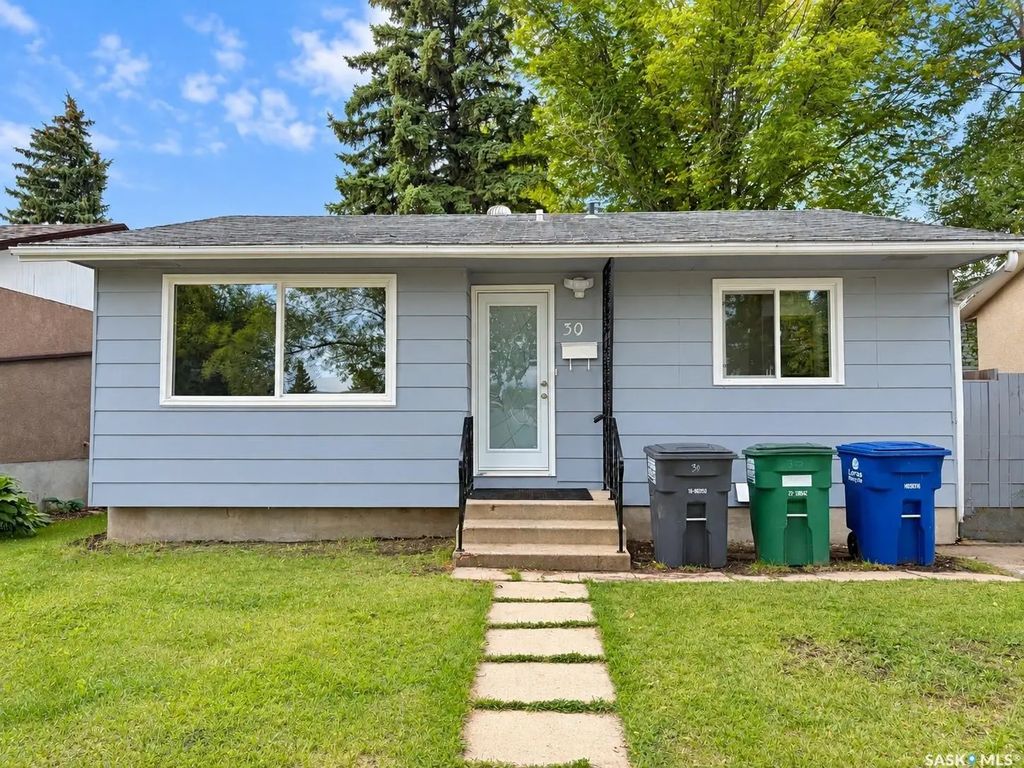 30 Confederation Cres, Saskatoon