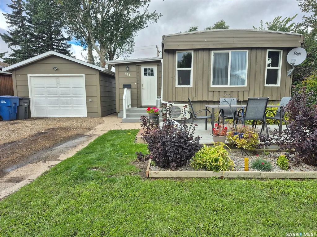 211 Prairie Street, Yellow Grass