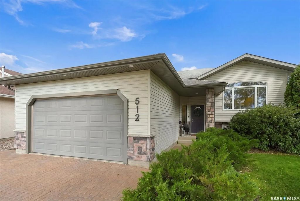 512 Ens Cres, Warman