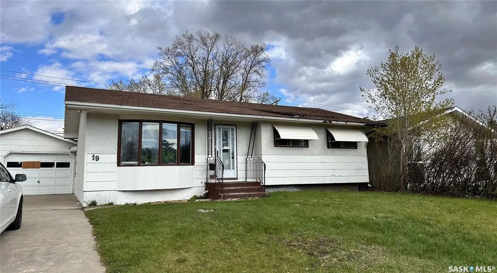 19 O'neil Cres, Saskatoon