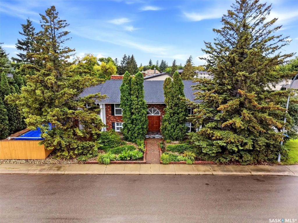 66 Leslie Place, Regina
