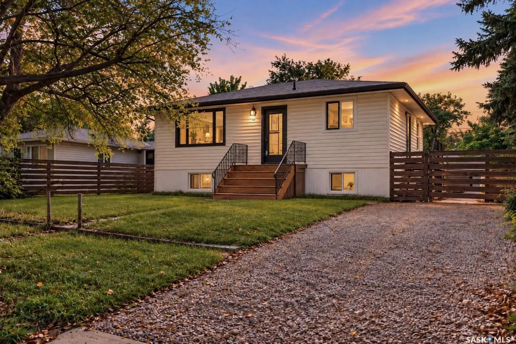 1023 Coteau Street W, Moose Jaw