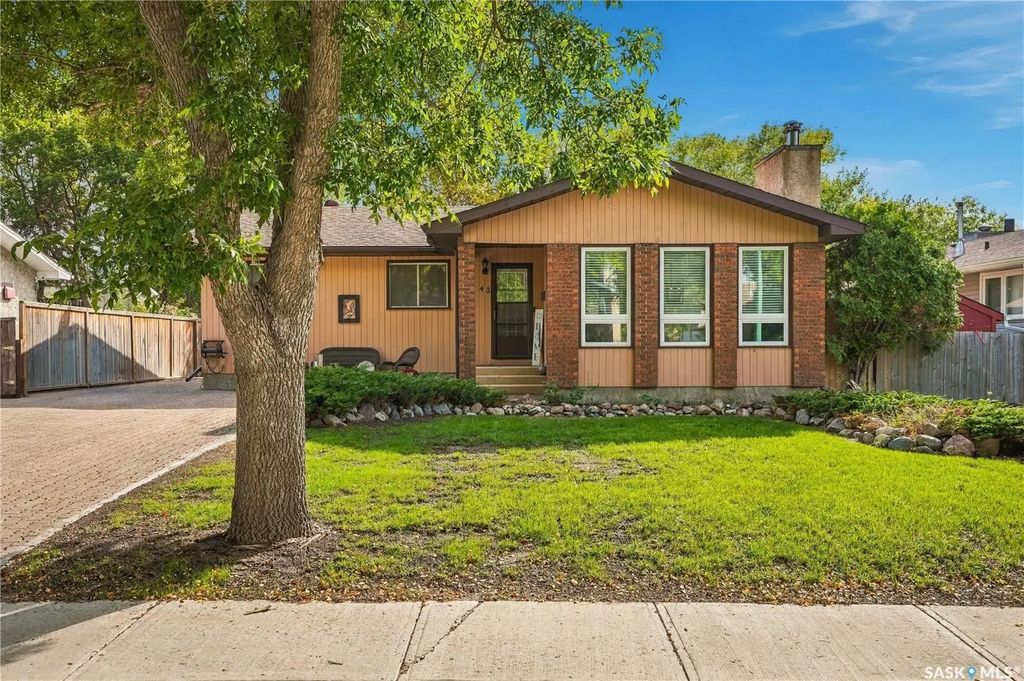 43 Watts Bay, Regina