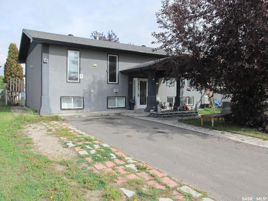 617 8th Avenue W, Nipawin