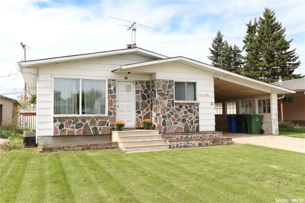 32 Clarke Avenue, Yorkton