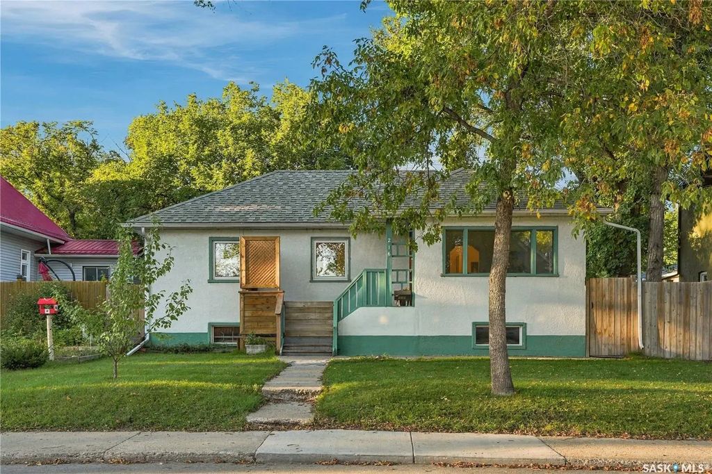 216 25th Street W, Saskatoon