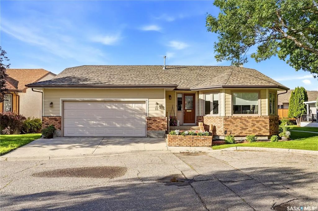 18 Greencrest Bay, Regina