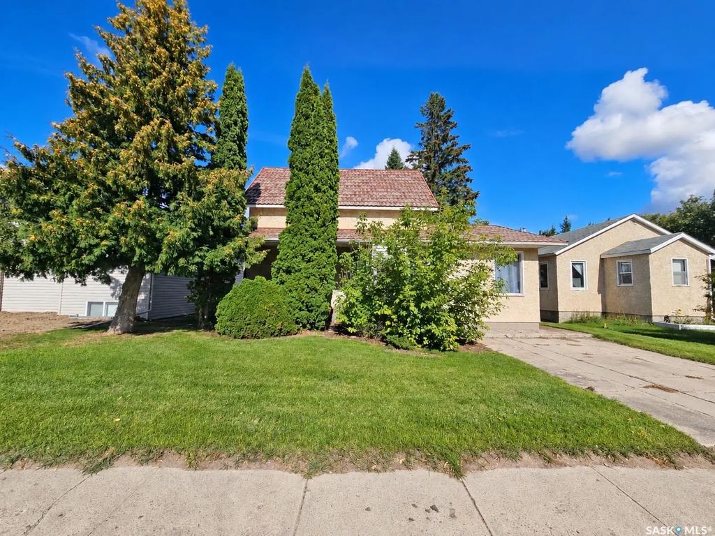 233 3rd Avenue W, Unity