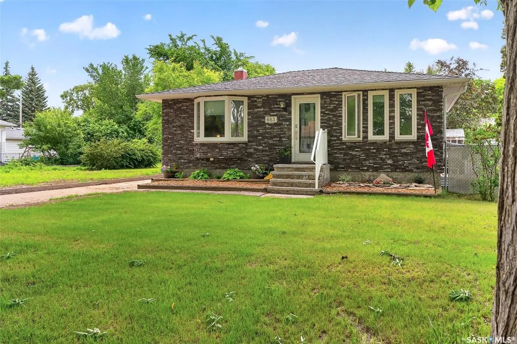 653 Duffield Street W, Moose Jaw