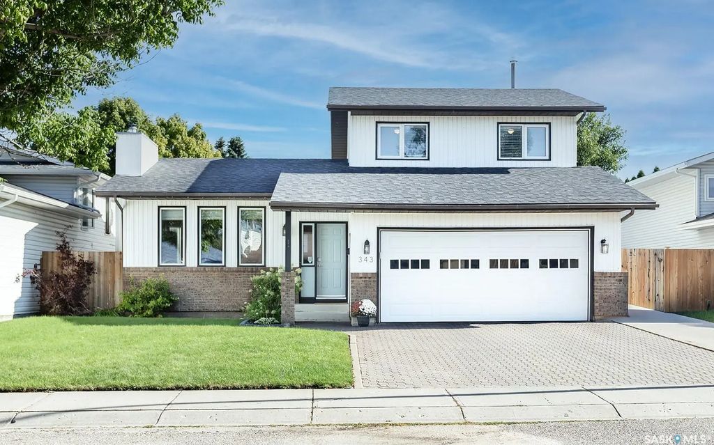 343 Armstrong Way, Saskatoon