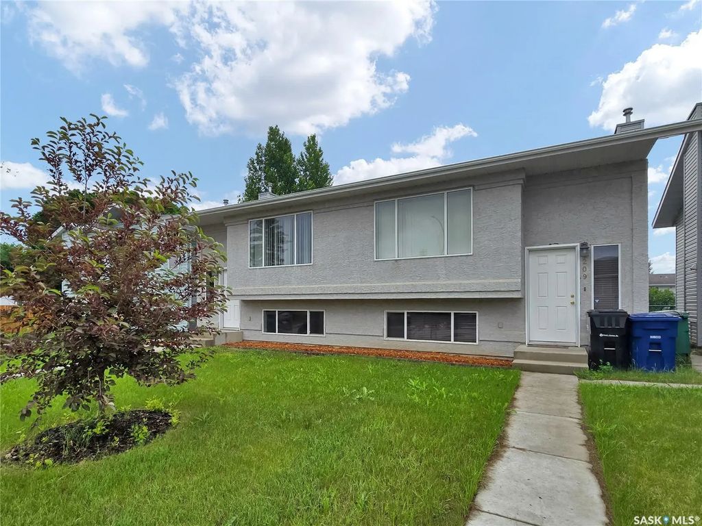 209 Hedley Street S, Saskatoon