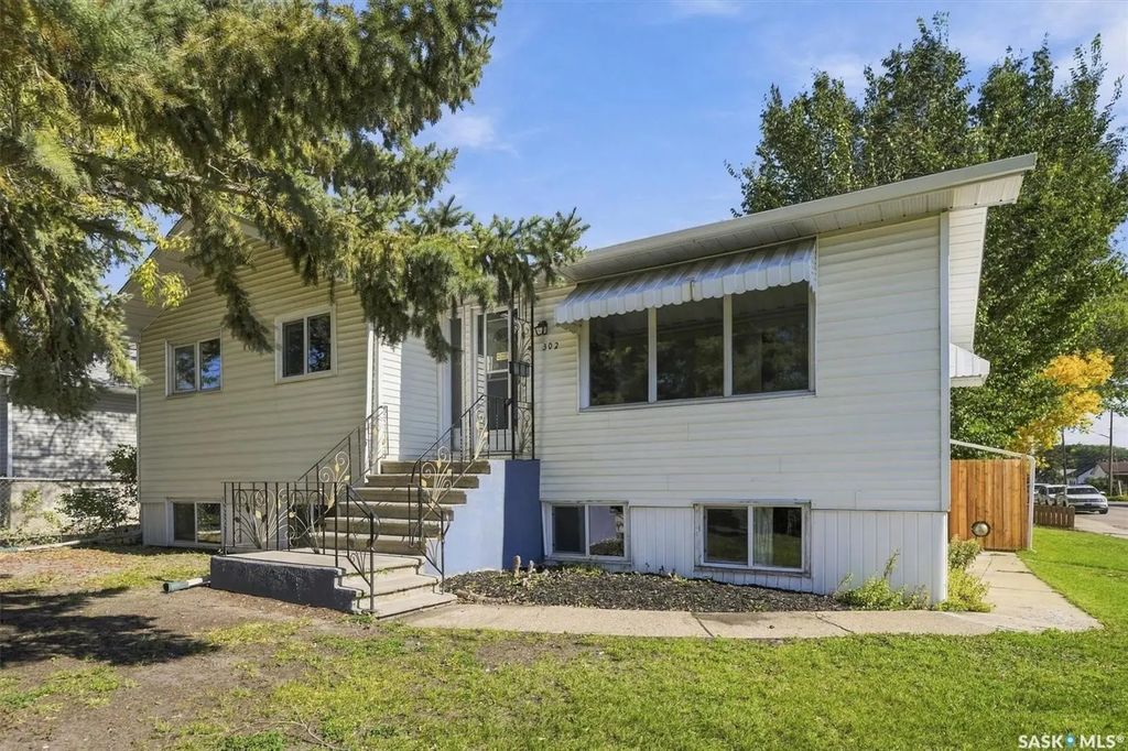302 Mcmillan Avenue, Saskatoon