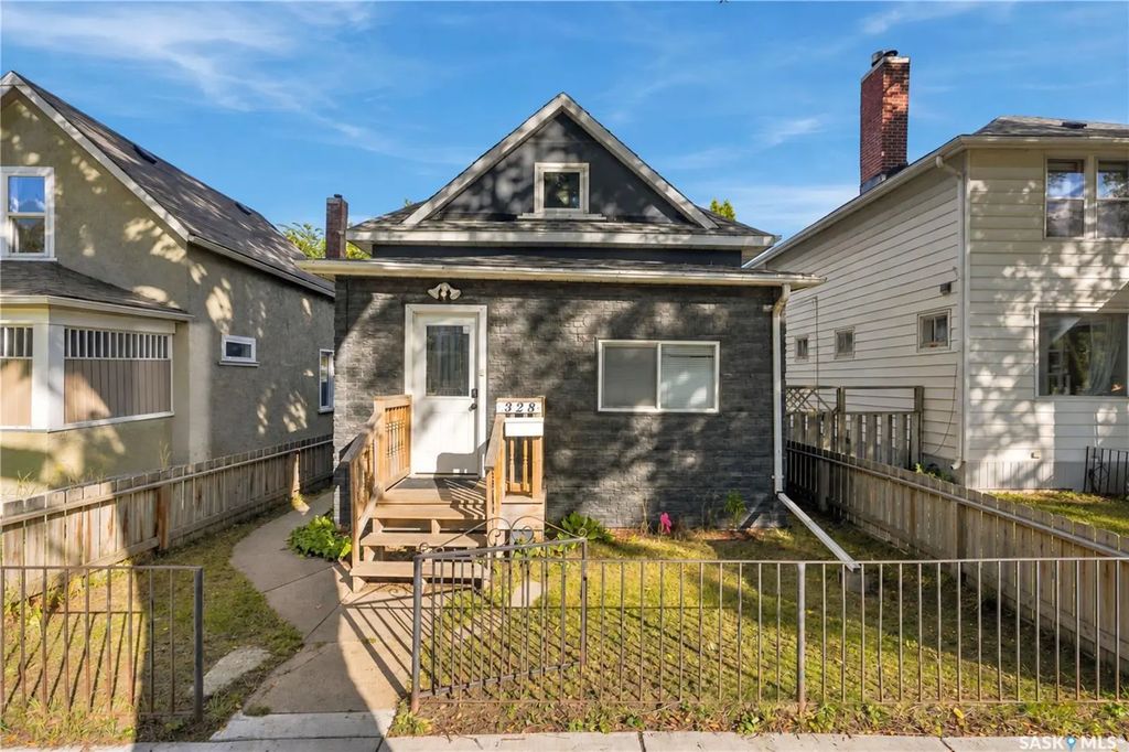 328 I Avenue S, Saskatoon