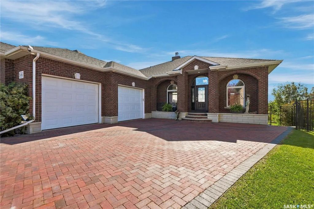 526 Hartley Terrace, Saskatoon