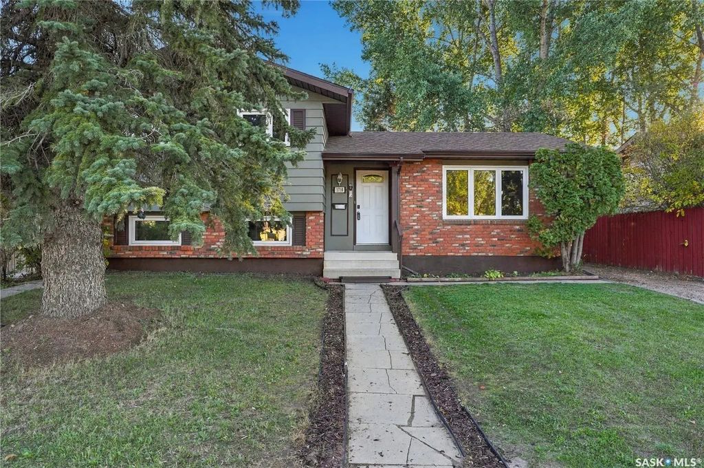 3718 Taylor Street E, Saskatoon