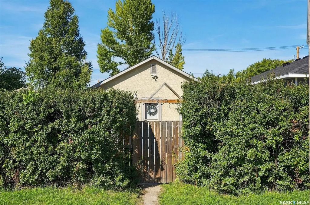 2210 20th Street W, Saskatoon