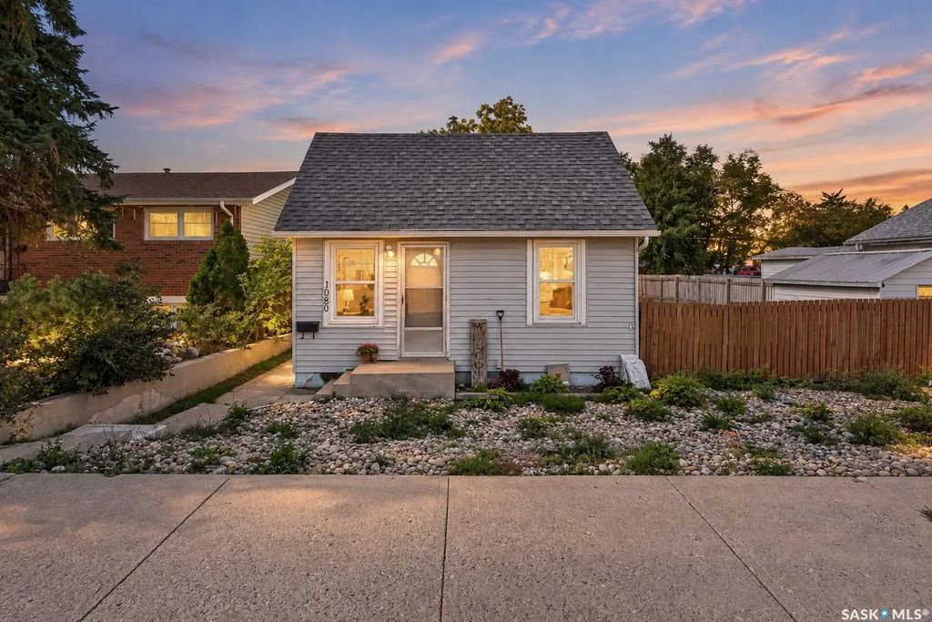 1080 9th Avenue Sw, Moose Jaw