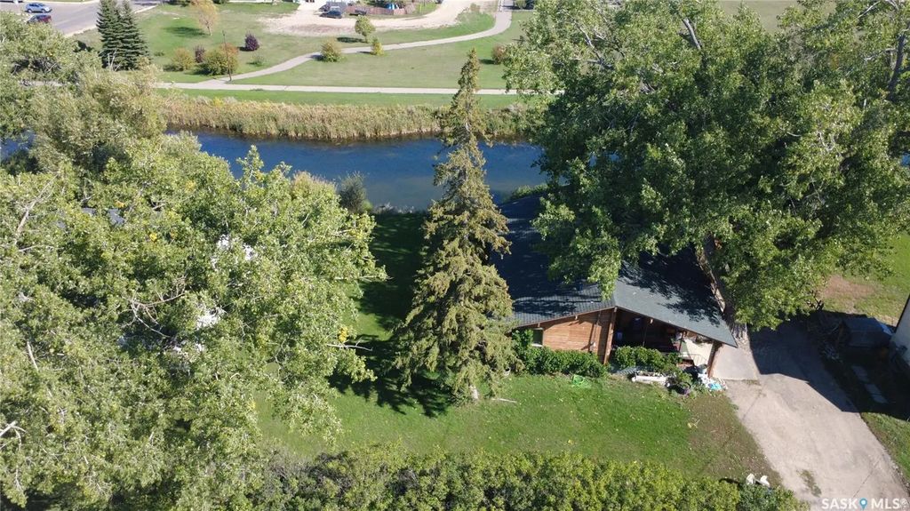 121 10th Avenue Ne, Swift Current