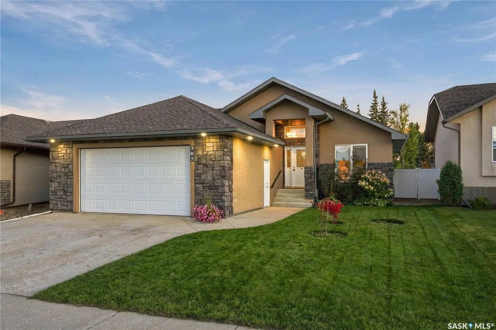 307 Faldo Cres, Warman