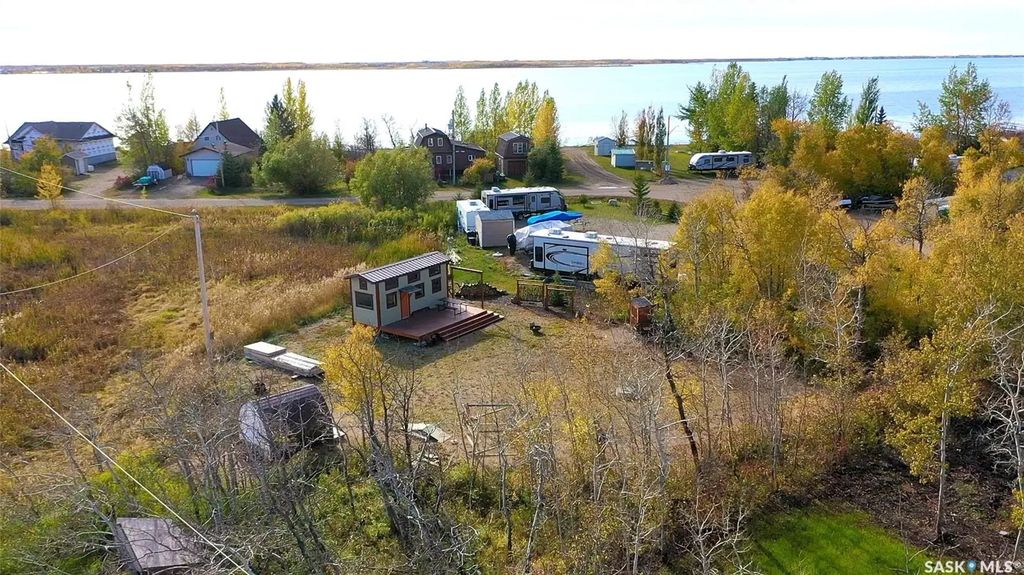 307 Travis Avenue, Fishing Lake