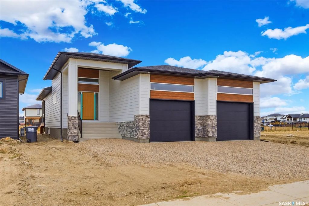 211 Dziadyk Manor, Saskatoon